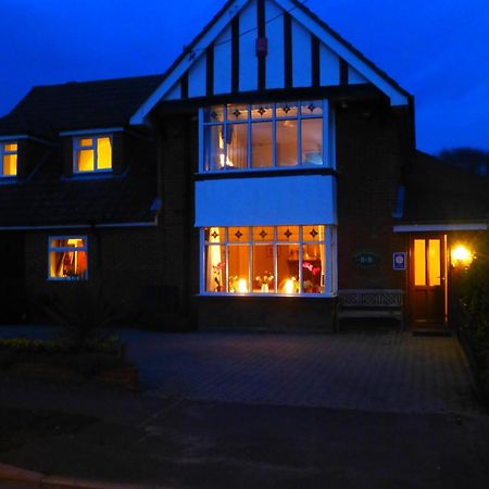Beech Lodge Guest House Нью Милтон Экстерьер фото