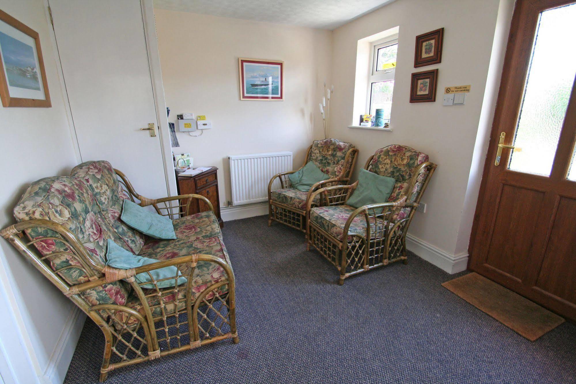 Beech Lodge Guest House Нью Милтон Экстерьер фото